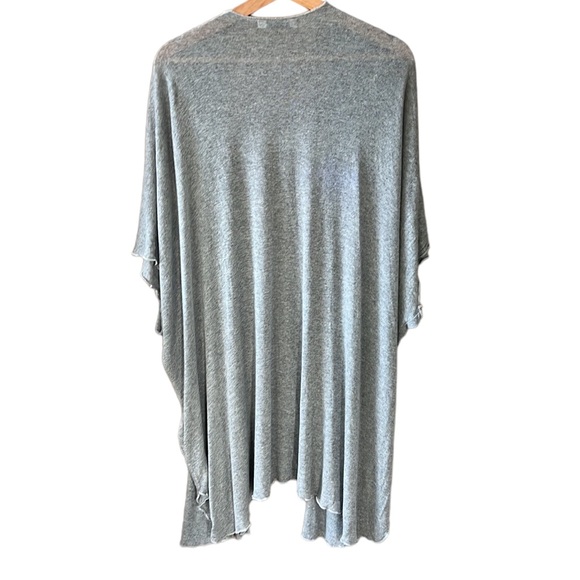 Julie Billiart Sz M Stretch Jersey Knit Light Weight Gray Kimono Lettuce Hem - Picture 7 of 8
